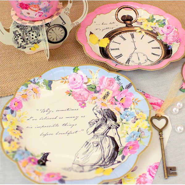 https://www.funpartysupplies.co.uk/wp-content/uploads/2016/03/Alice-in-Wonderland-Party-Themed-Truly-Alice-Paper-Plates.jpg