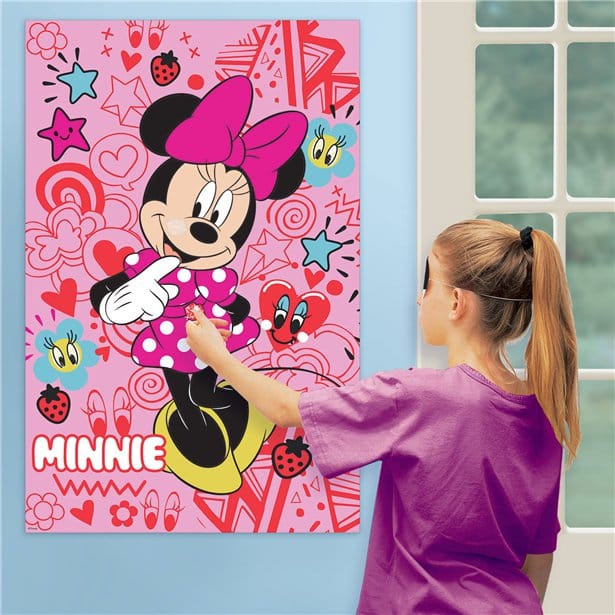 Minnie Mouse Kiss Game